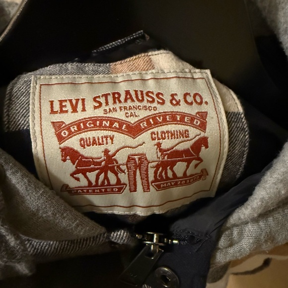 Men’s Levi's Plaid Hooded Shacket - Medium - Picture 3 of 3